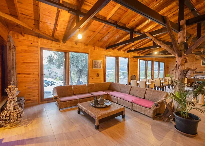 מלון Kadir's Eco Life 5*
